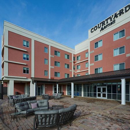 Courtyard By Marriott Rome Hotel Exterior photo