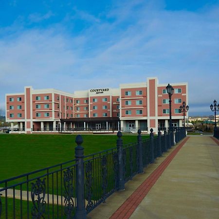 Courtyard By Marriott Rome Hotel Exterior photo