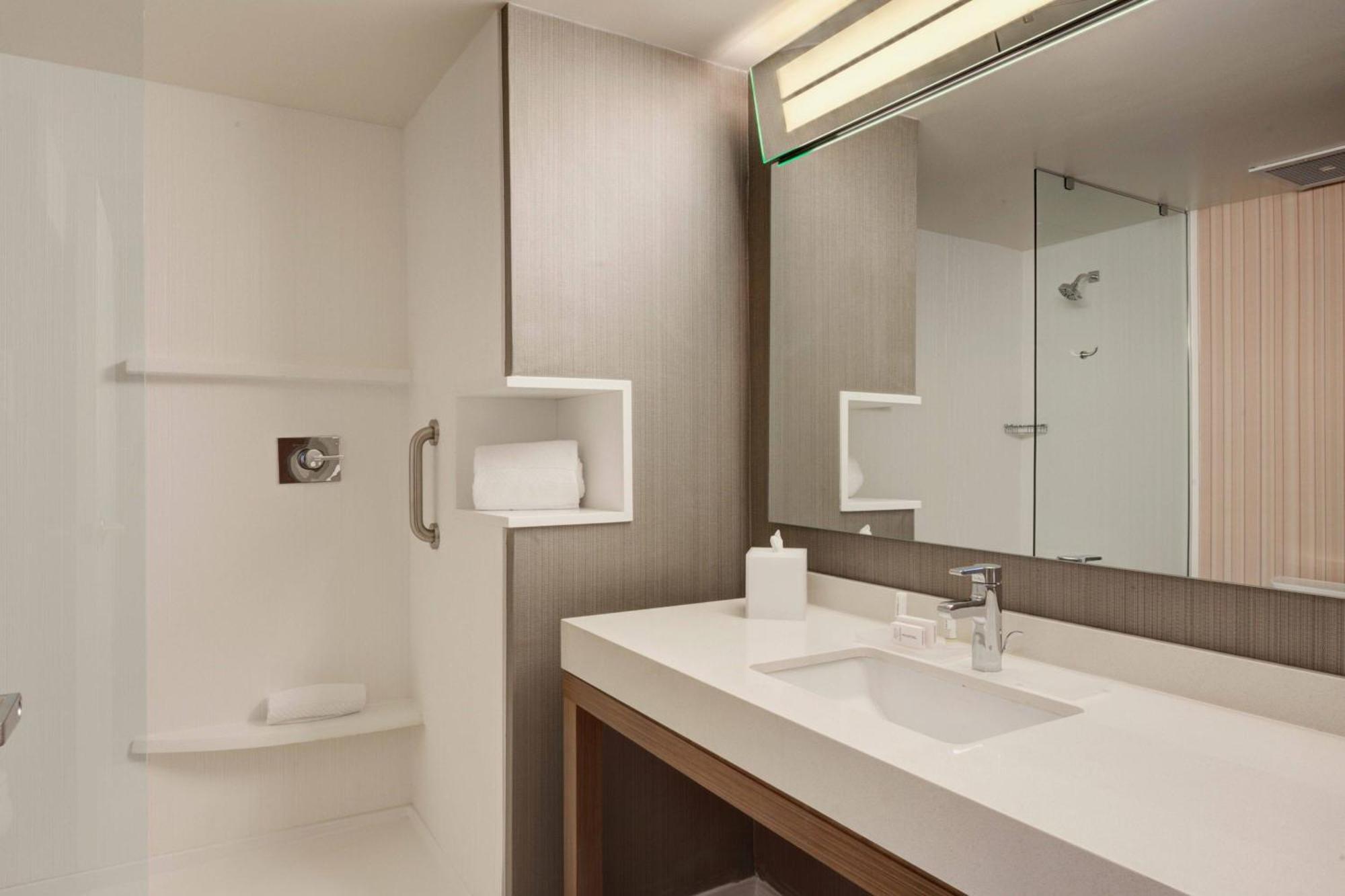 Courtyard By Marriott Rome Hotel Exterior photo